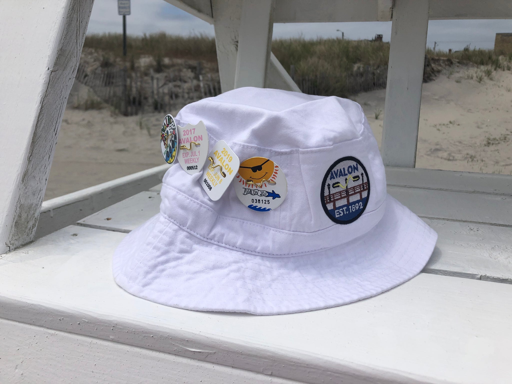 Retro Beach Tags/Badges Bucket Hats